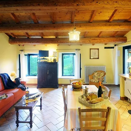 La Maestade Holiday